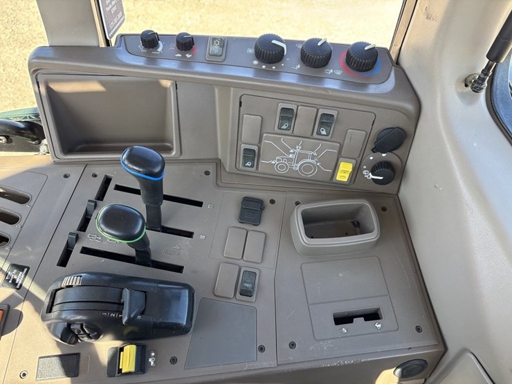 john-deere-6125m-image-42