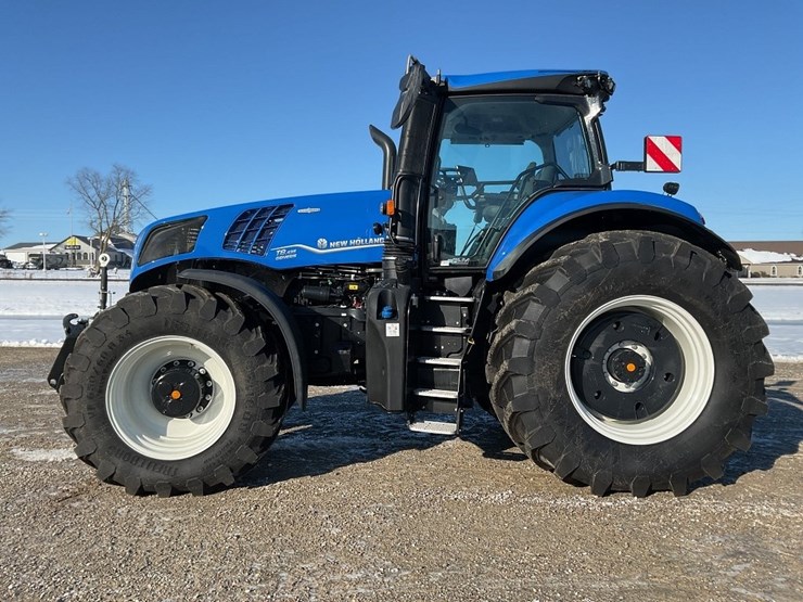 new-holland-t8.435-image-8