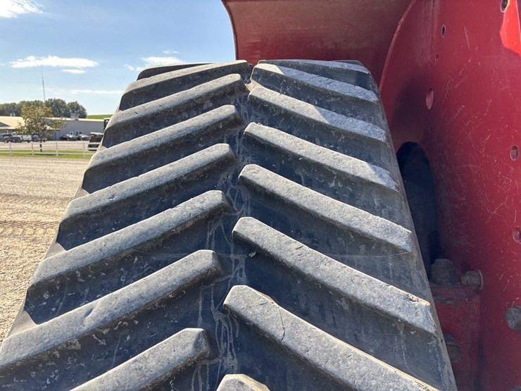 2013-case-ih-600-image-24