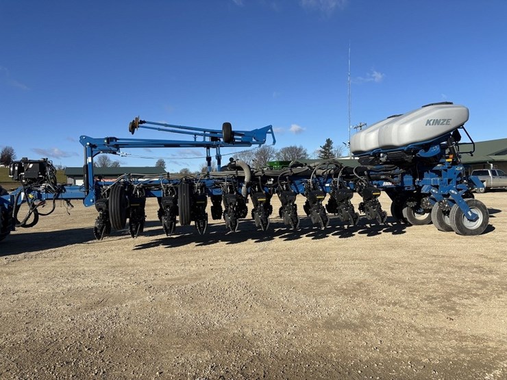 2024-kinze-5900-image-2
