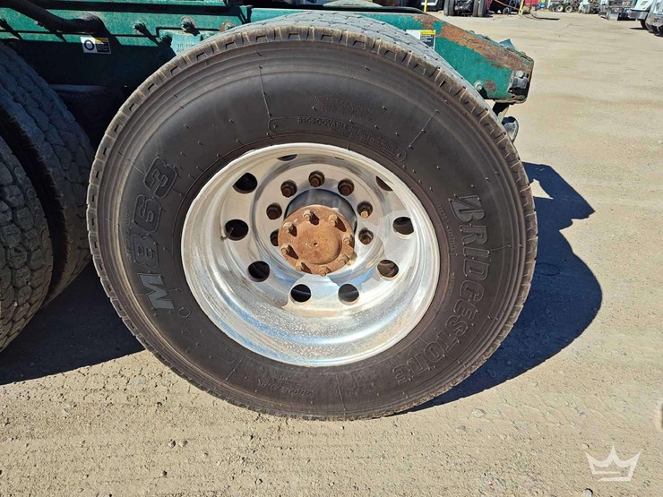 2014-peterbilt-388-image-61