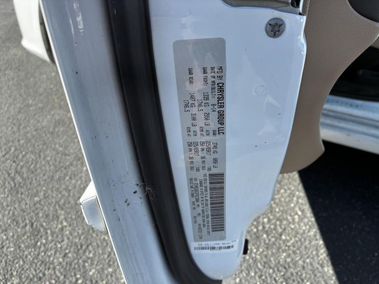 2015-dodge-caravan-image-17