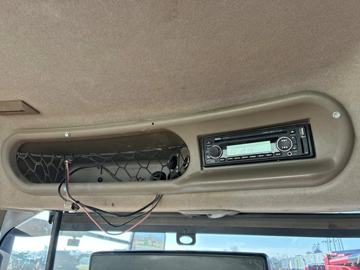 case-ih-magnum-305-image-86