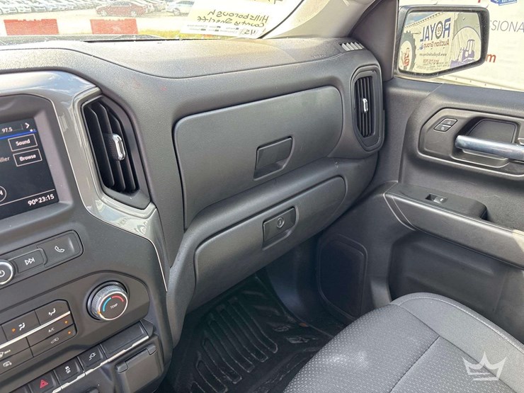 2022-chevrolet-1500-image-23