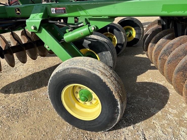 john-deere-637-image-30