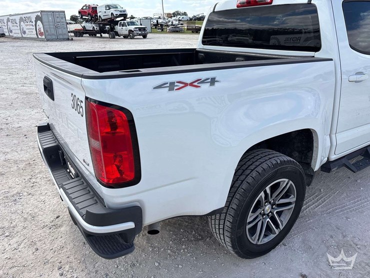 2021-chevrolet-colorado-image-8