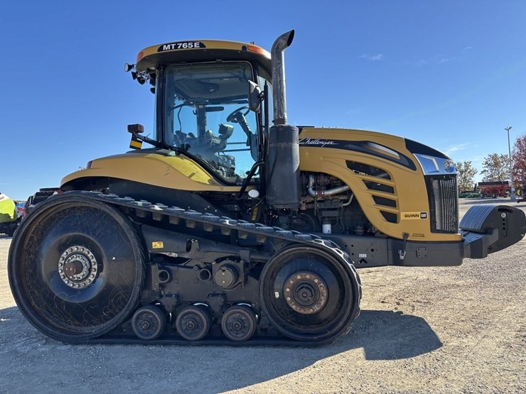 challenger-765e-track-tractor-image-6