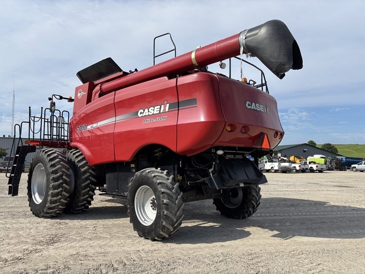 case-ih-7010-image-3