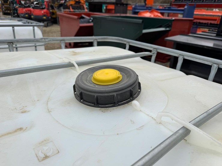 water-tank-tote-image-6