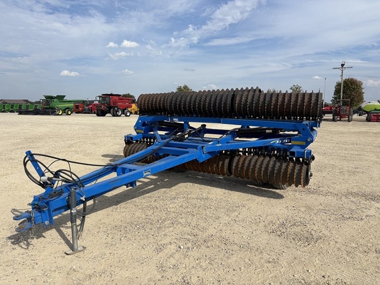 2011-landoll-3130-31-image-1