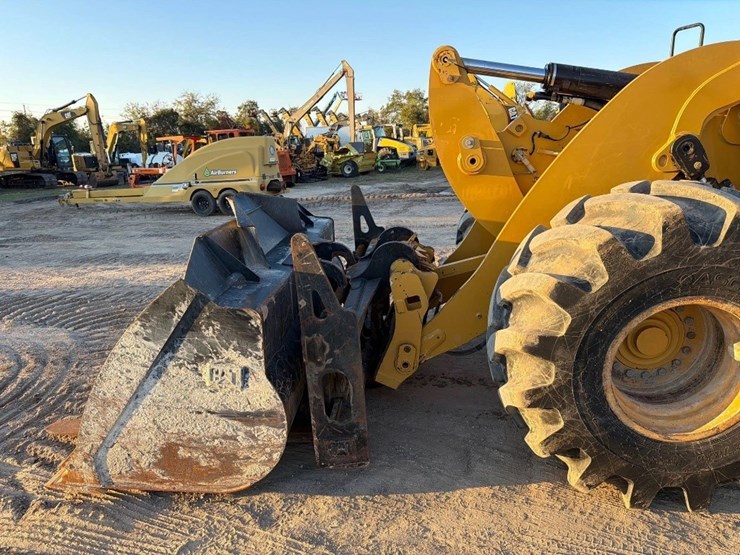 2018-caterpillar-938-image-13