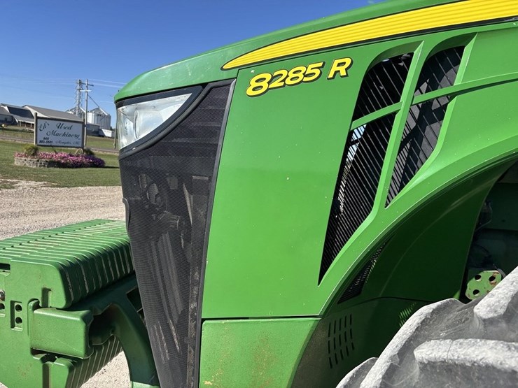 john-deere-8285r-image-37