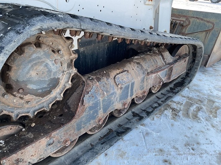 2022-bobcat-t770-image-12