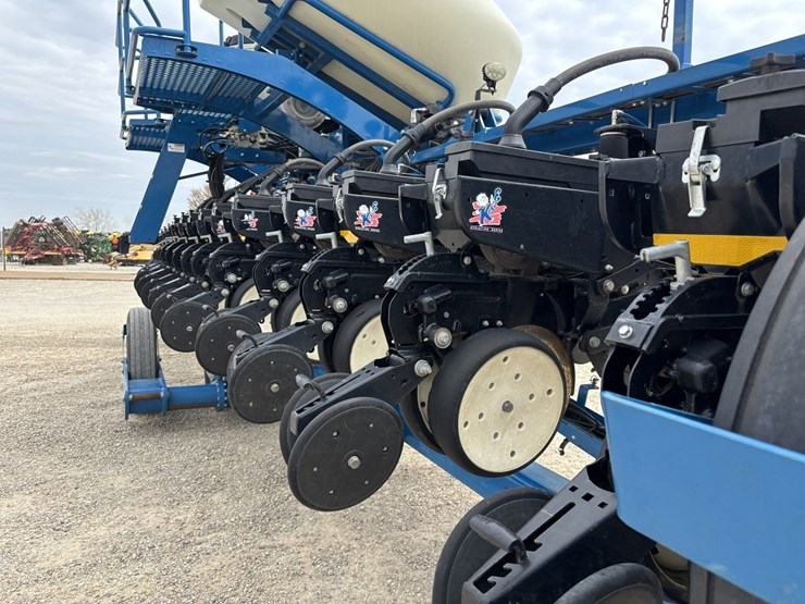 2012-kinze-3660-image-16