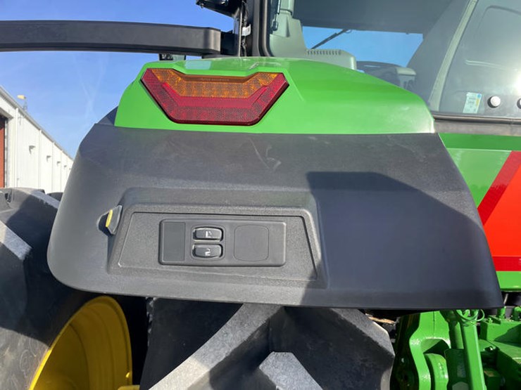 john-deere-8r-370-image-26