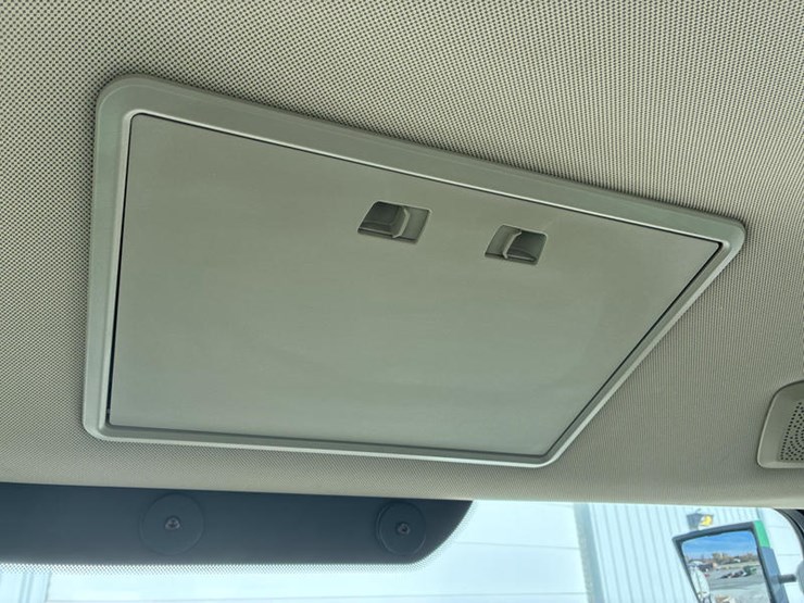 john-deere-8r-340-image-81