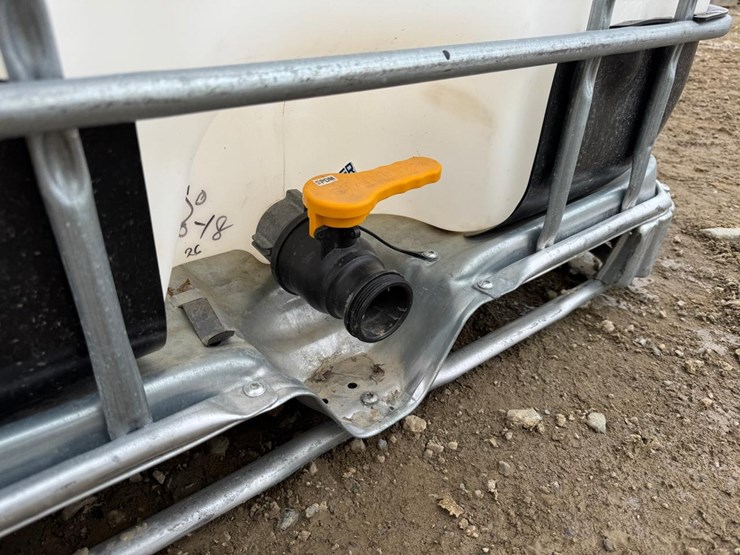 water-tank-tote-image-5