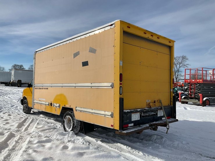 2009-chevrolet-express-3500-image-3