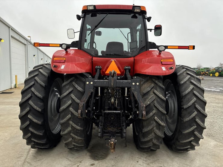 case-ih-magnum-245-image-7