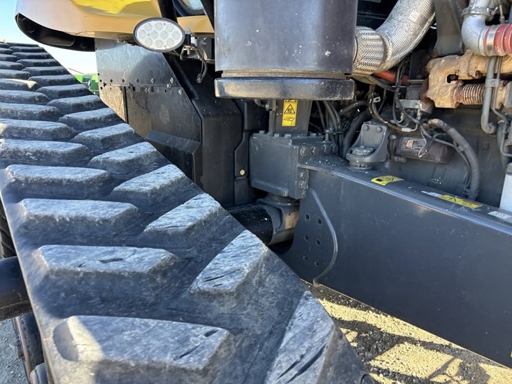 challenger-765e-track-tractor-image-12