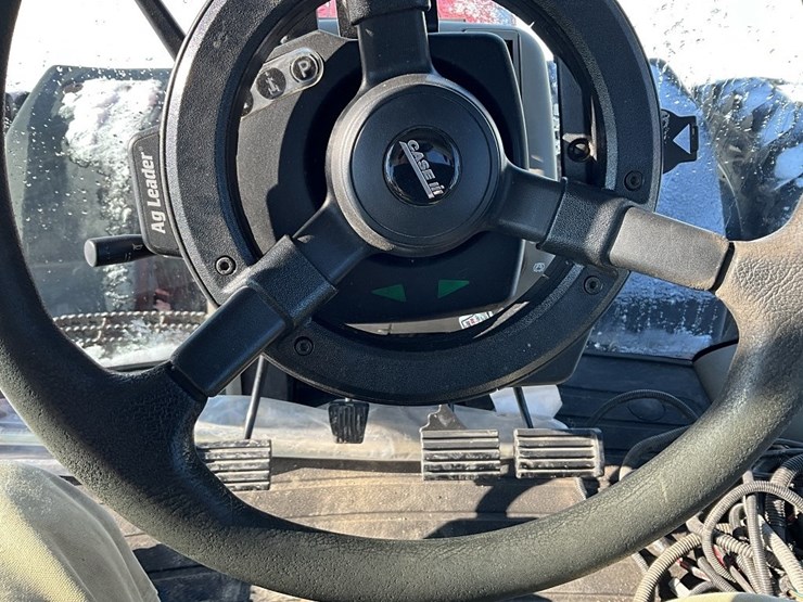 case-ih-mx270-image-32