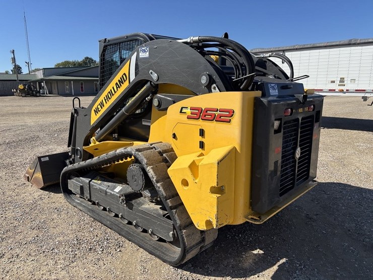 new-holland-c362-image-3