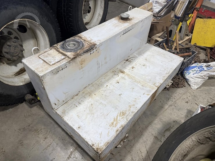 105-gallon-l-shape-fuel-tank-image-1