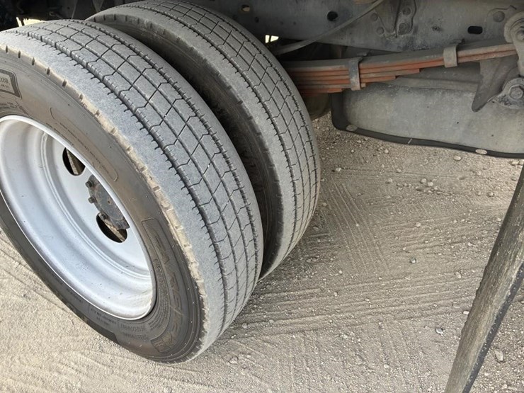 2015-ford-f550-xlt-image-7