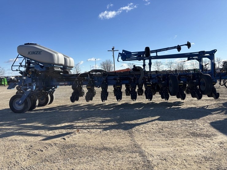 2024-kinze-5900-image-6
