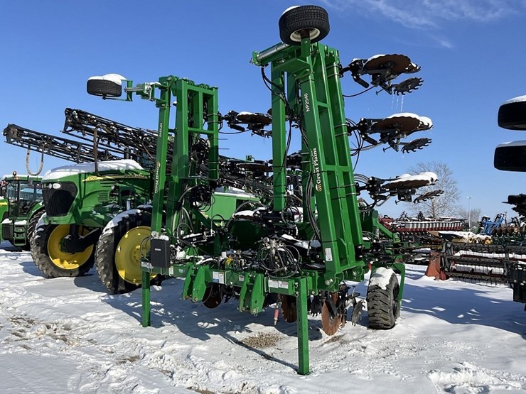 john-deere-3000-image-1