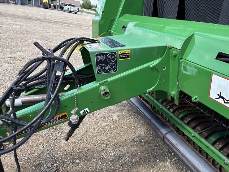 john-deere-569-premium-image-30