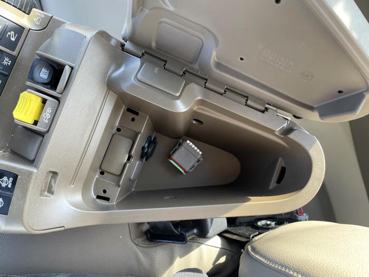 john-deere-8r-370-image-91