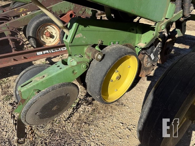 john-deere-7000-image-8