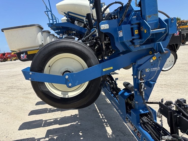 kinze-3660-image-9