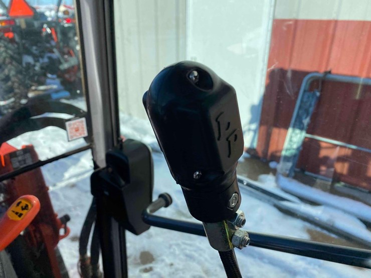 kubota-b3350hsdc-image-39