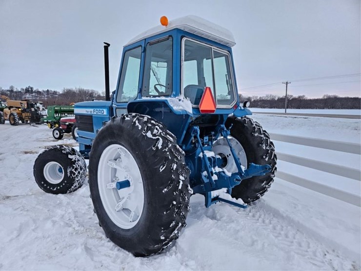 ford-tractor-image-3