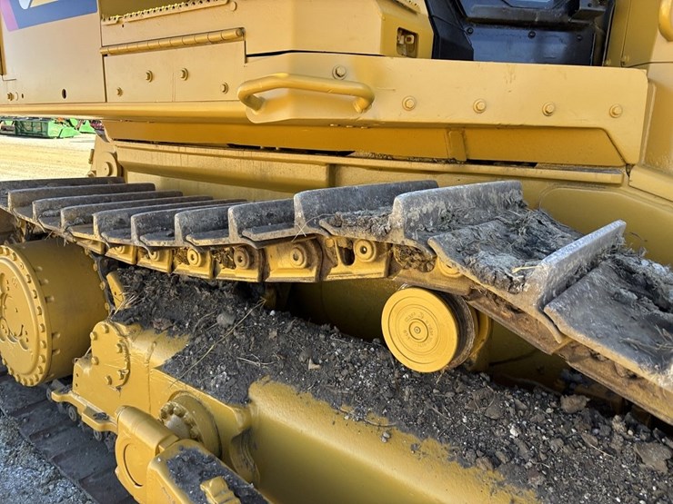 2010-caterpillar-d7e-image-18