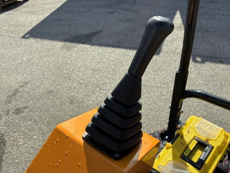 2025-miva-va15-hydraulic-excavator-image-16