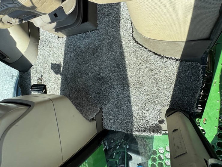 2018-john-deere-r4038-image-70