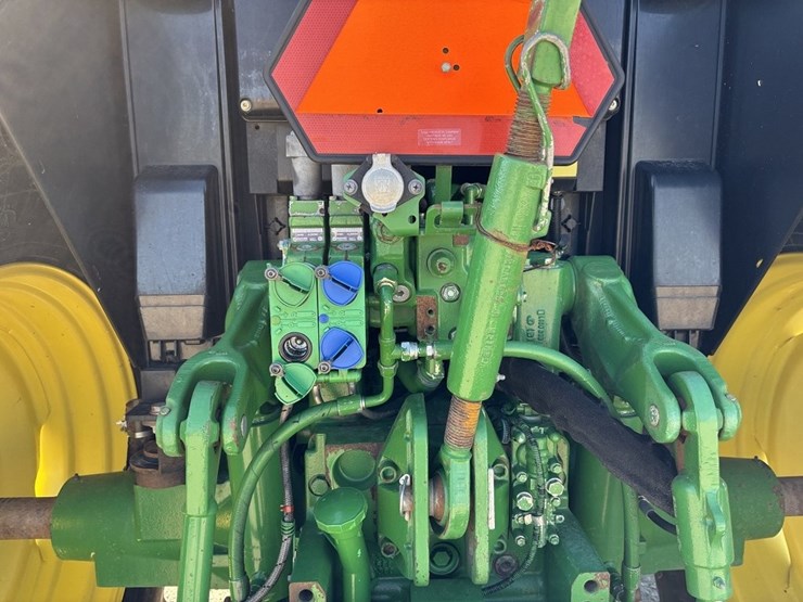 john-deere-6125m-image-25