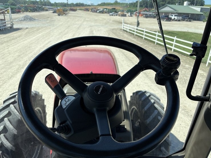 case-ih-magnum-210-cvt-image-35