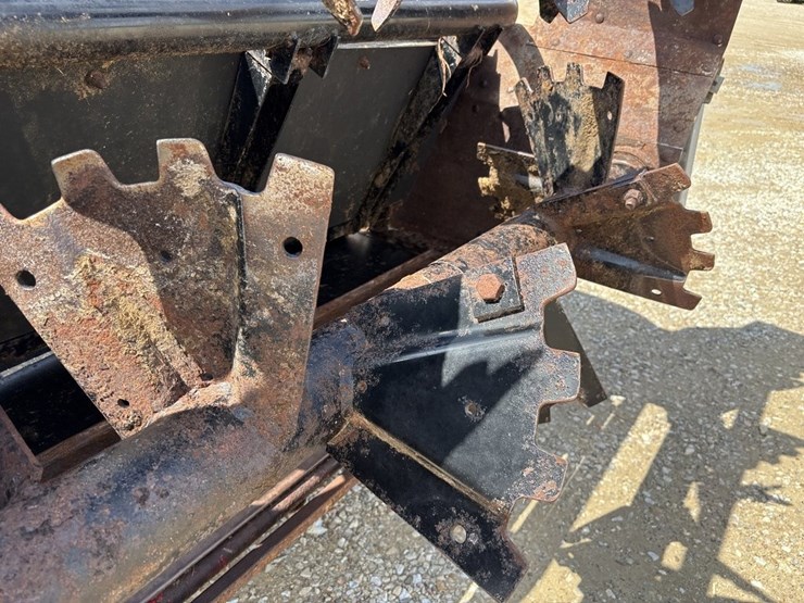 massey-ferguson-3732-image-27