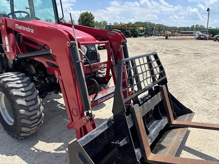 mahindra-2555-image-9