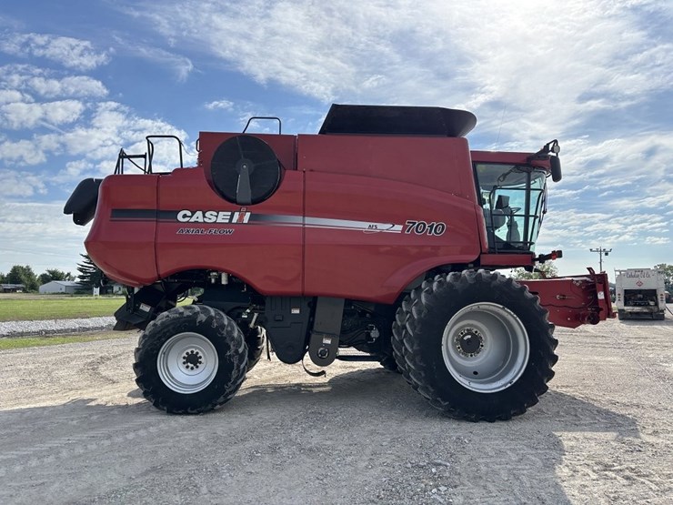 case-ih-7010-image-6