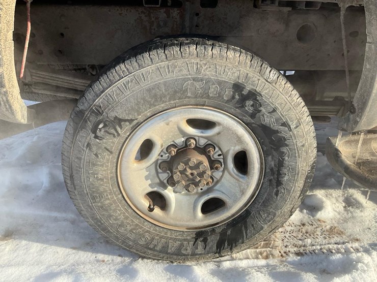 2005-chevrolet-k2500-image-33