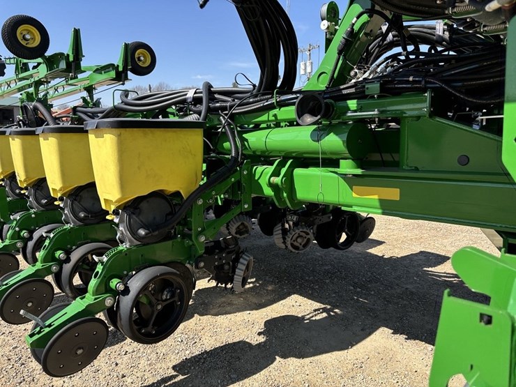 2017-john-deere-1775nt-image-51