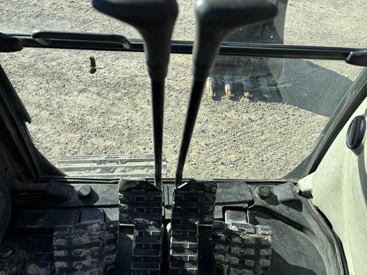 2014-case-cx130-image-38