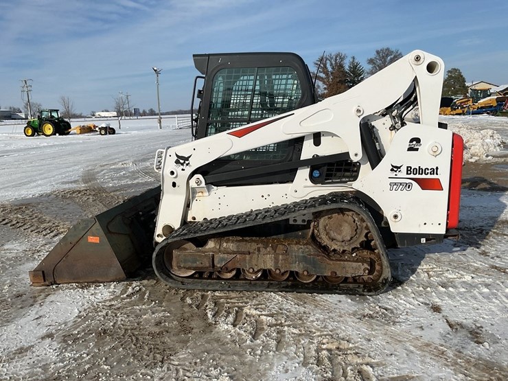 2022-bobcat-t770-image-2