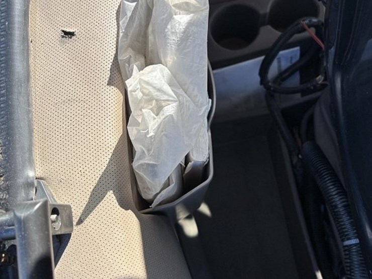 john-deere-8285r-image-45