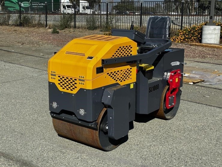 sdlool-sl1000-vibratory-ride-on-road-roller-image-1